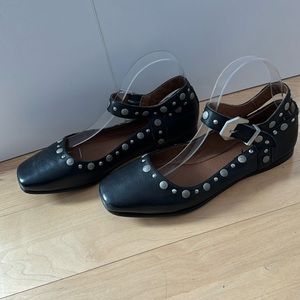 Brand new Free People studded flats
